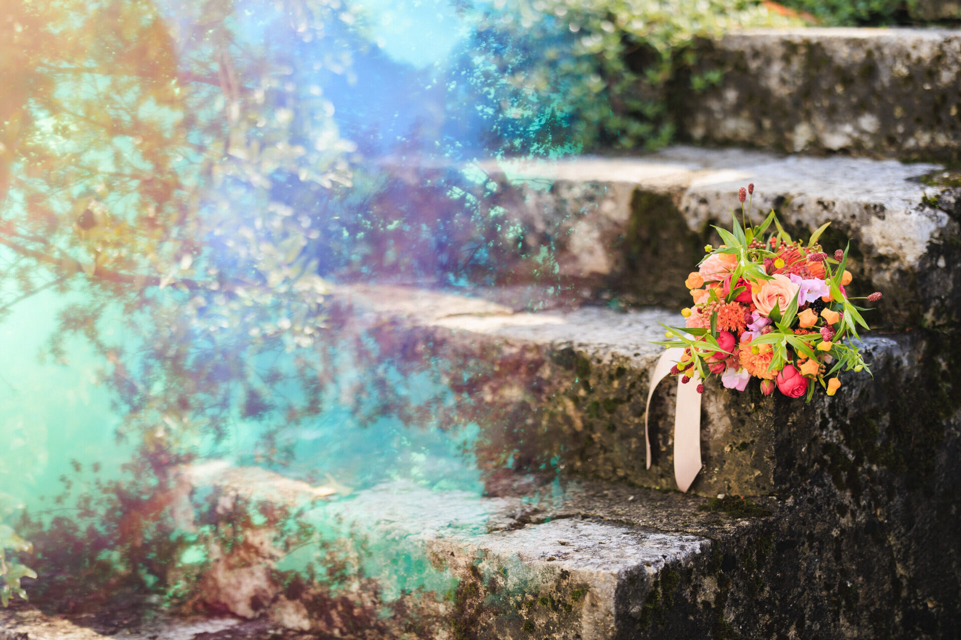 Photographie d'un bouquet de fleurs de saison par les Imparfait Fleuriste à Lyon